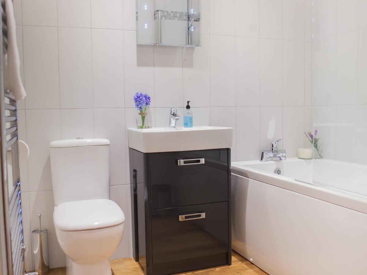 Henge House, Bluestone Apartment Bath Extérieur photo